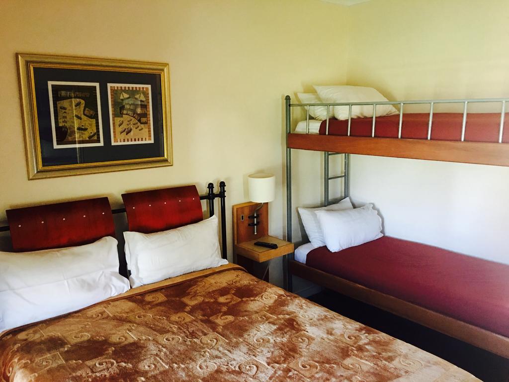 Travel Inn Крунстад Экстерьер фото